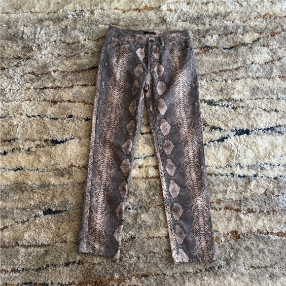 L&B Denim - L&B Lucky & Blessed Snakeskin Print Pants, sz 8, ec